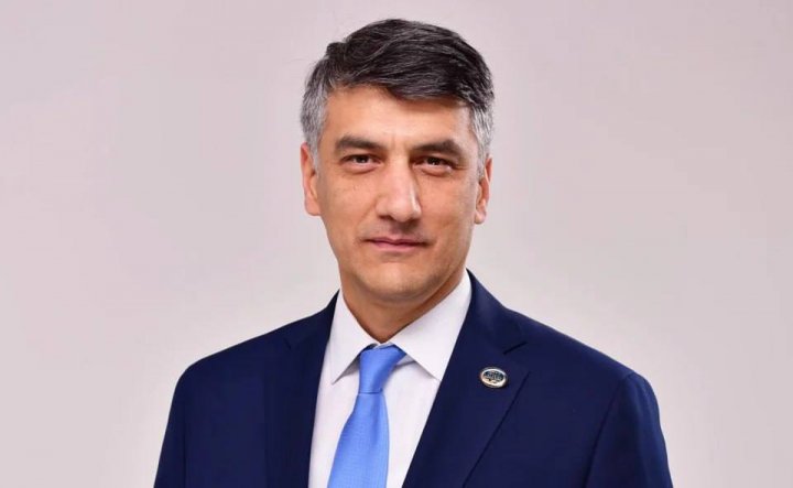 Алишер Кадыров признал, что изучать русский язык очень полезно