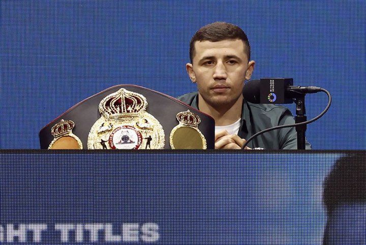 Узбекский боксер Исраил Мадримов может побороться сразу за два чемпионских пояса