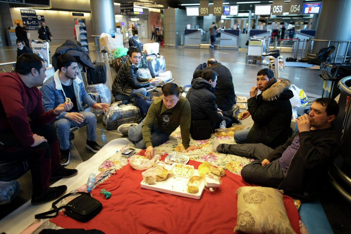 В Узбекистане опровергли слухи о том, что узбекистанцев не пускают в Россию