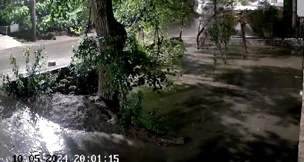 «Во время дождя наша жизнь превращается в ад» - житель Мирзо-Улугбекского района