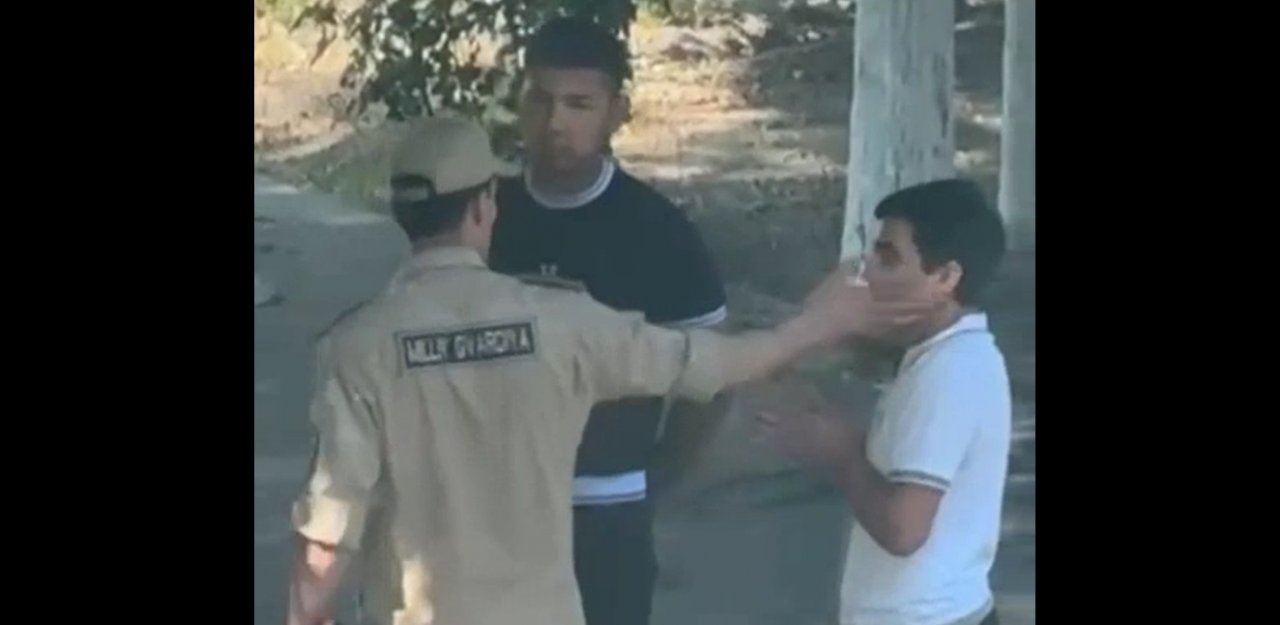 В Ферганской области сотрудник Национальной гвардии дал пощёчину школьнику - видео