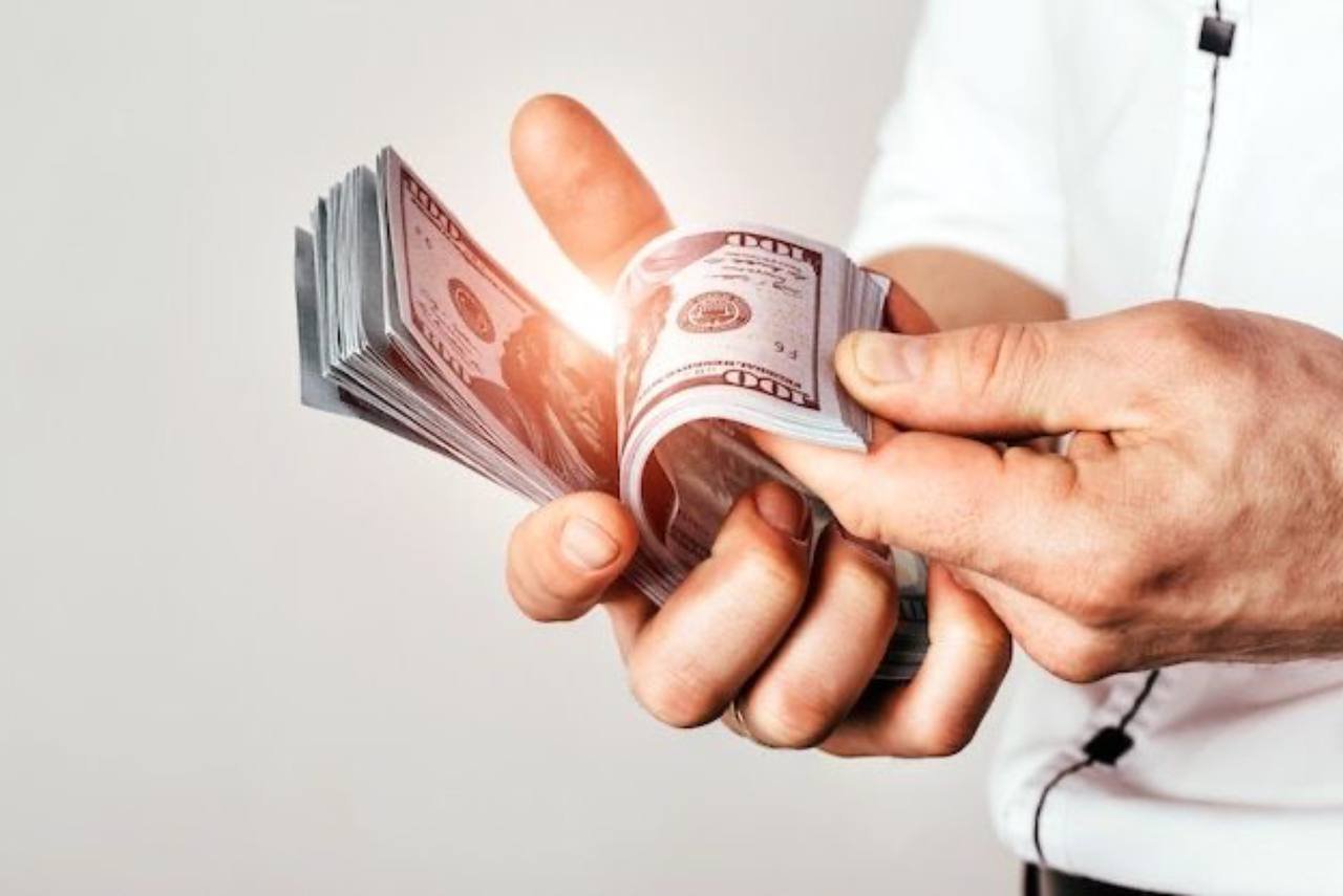 В Узбекистане снизилась долларизация внешнеторгового оборота