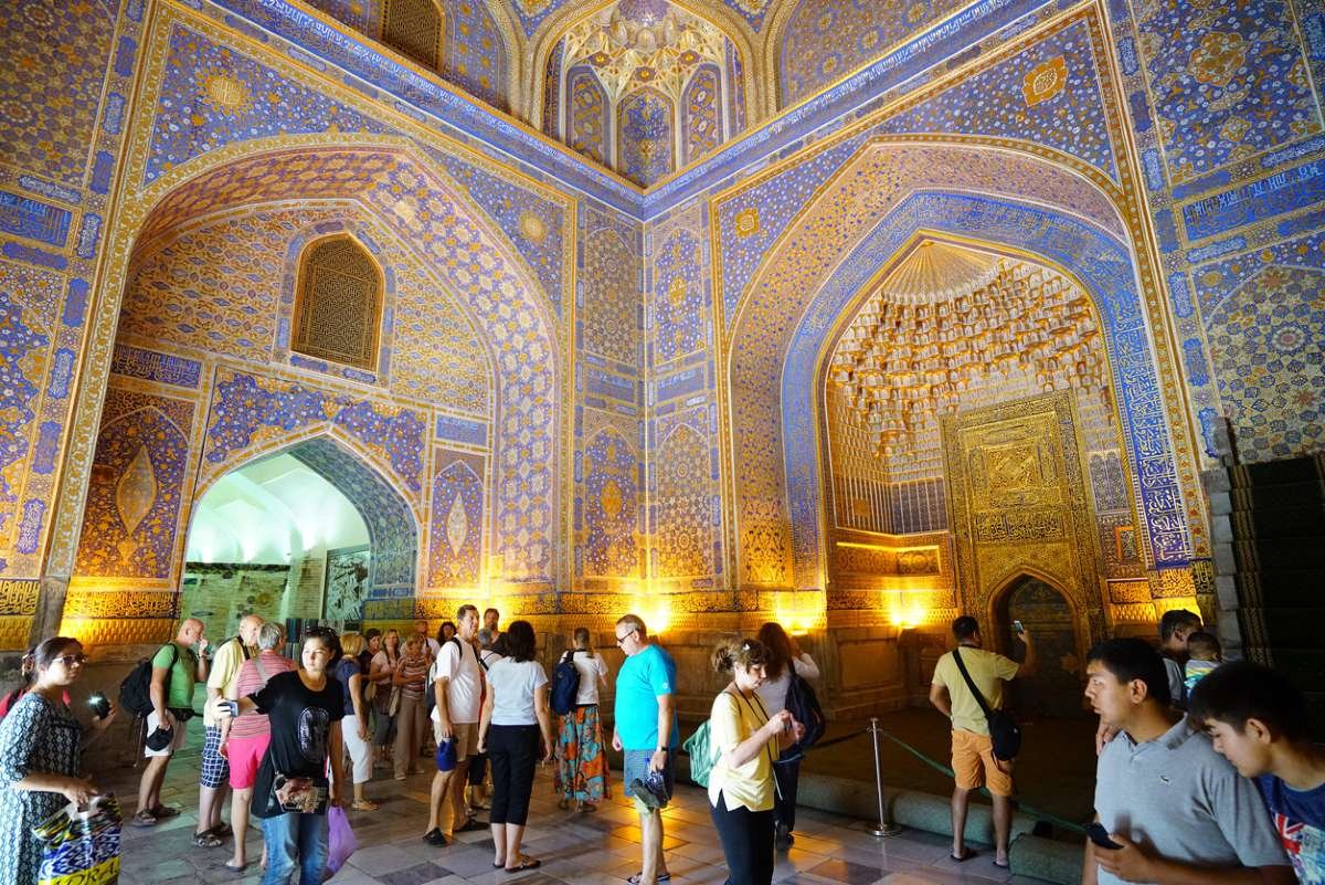 Стало известно, туристов какой возрастной категории привлекает Узбекистан