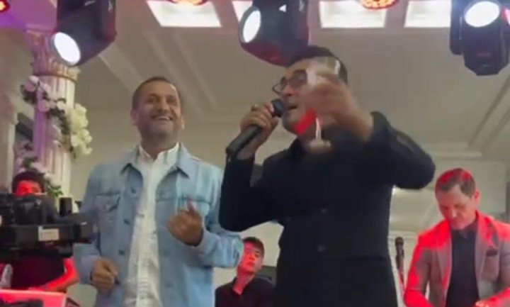 На узбекской свадьбе поклонник перепел Жахонгира Отажонова — видео