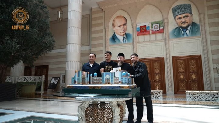 Стало известно, какой подарок Шавкат Мирзиёев отправил Рамзану Кадырову — видео