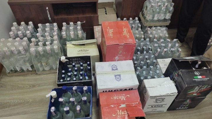 В двух магазинах Навоийской области торговали контрафактным алкоголем и контрабандными сигаретами