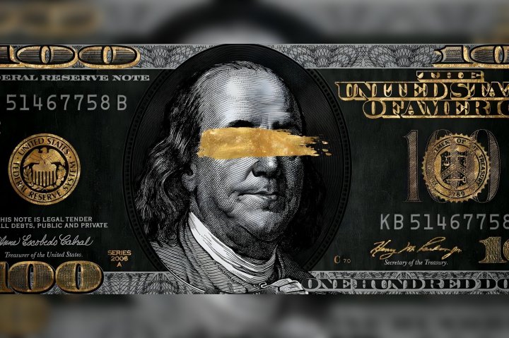 В Узбекистане пятый день подряд падает курс доллара