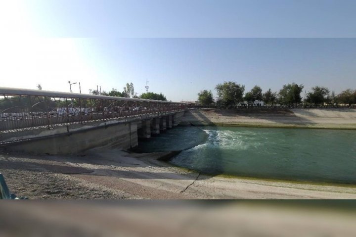 Страшная трагедия в Сырдарье: Пять человек утонули при падении машины в канал