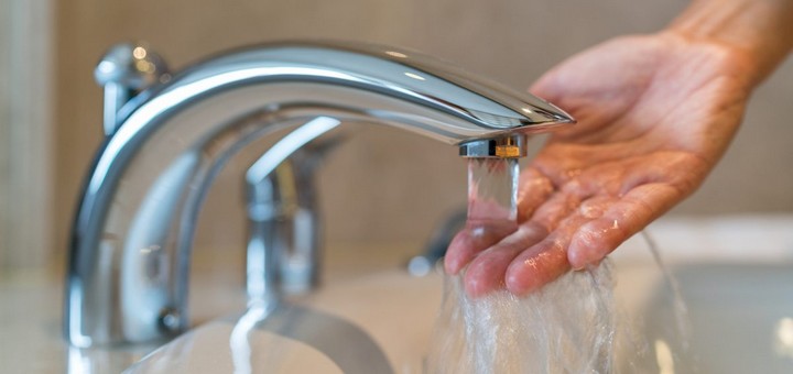 В одном из спальных районов Ташкента отключили горячую воду