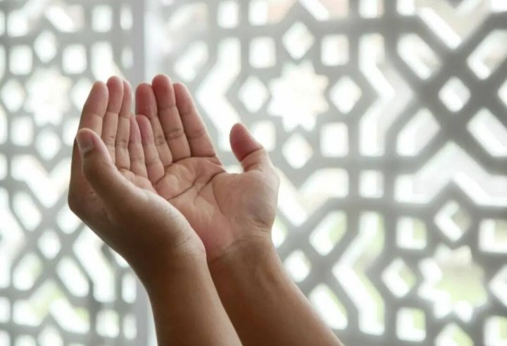 Кто поздравил жителей Узбекистана с праздником Курбан хайит?