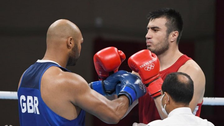 Британский эксперт советует узбекскому боксеру Джалолову уйти в профессионалы