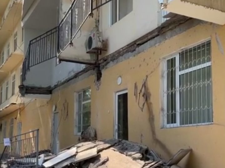 Балкон горбольницы №1 демонтировали: пациенты в безопасности — видео