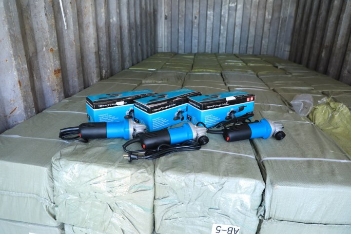 Сотрудниками приграничного таможенного поста в Ташкенте пресечён незаконный ввоз более тысячи углошлифовальных машин