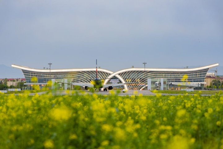 Пассажиропоток аэропорта Самарканда увеличился почти на половину за первое полугодие 2024 года