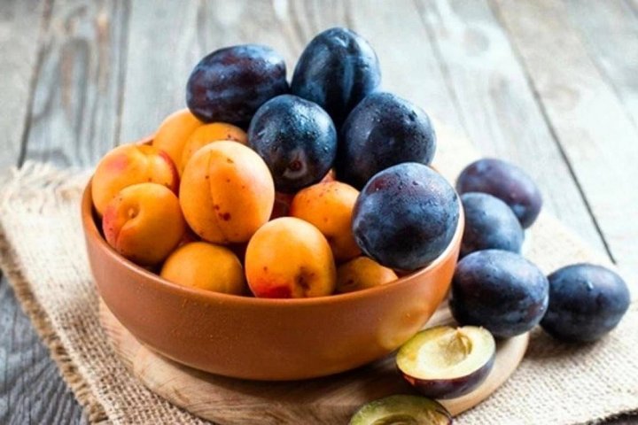 Из Узбекистана в Россию привезли фрукты с неприятным сюрпризом