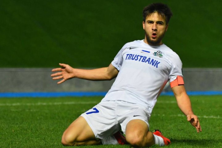 Узбекский футболист может перейти в зарубежный клуб