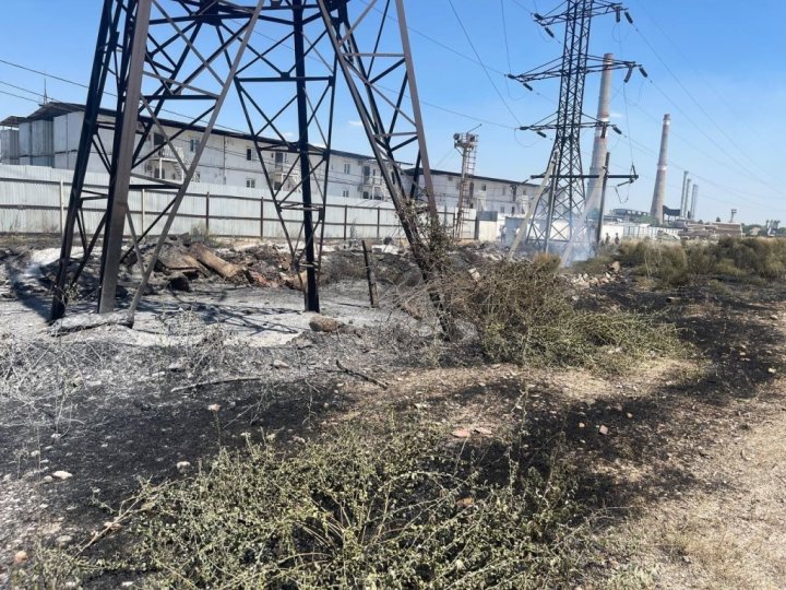 Поджёг мусора оставил часть Юнусабада без света