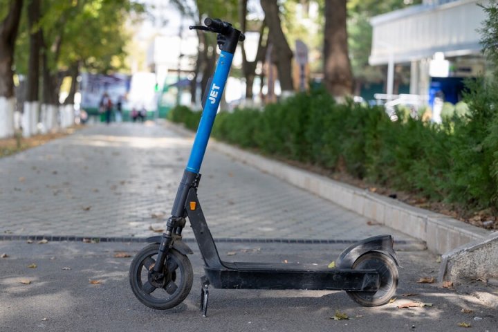 В Узбекистане ввели новый знак для электросамокатов