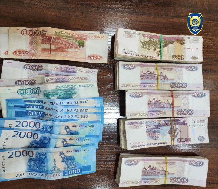 В Бухаре и Навои задержали лиц, причастных к незаконному обмену иностранной валюты