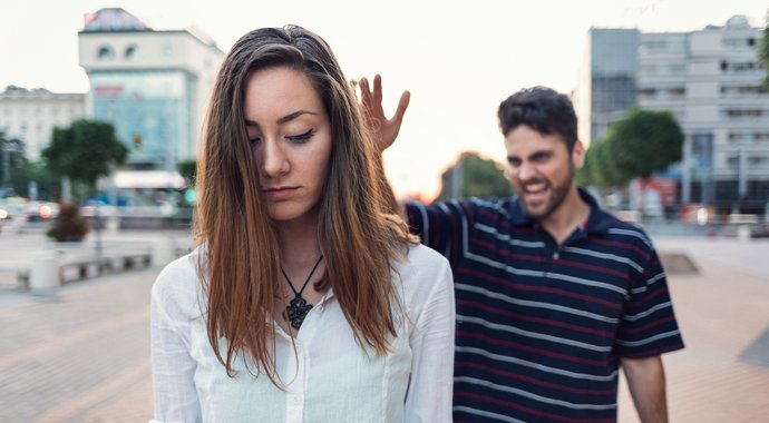 В Ташкенте оштрафовали женщину, которая дала отпор домогавшемуся мужчине, оскорбив его