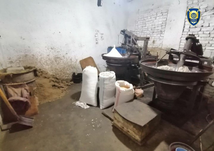 В Кашкадарье выявили подпольные цеха, в которых производили некачественное растительное масло