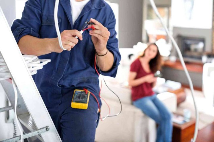 В Ташкенте арестовали электрика за приставания к внучке клиентки