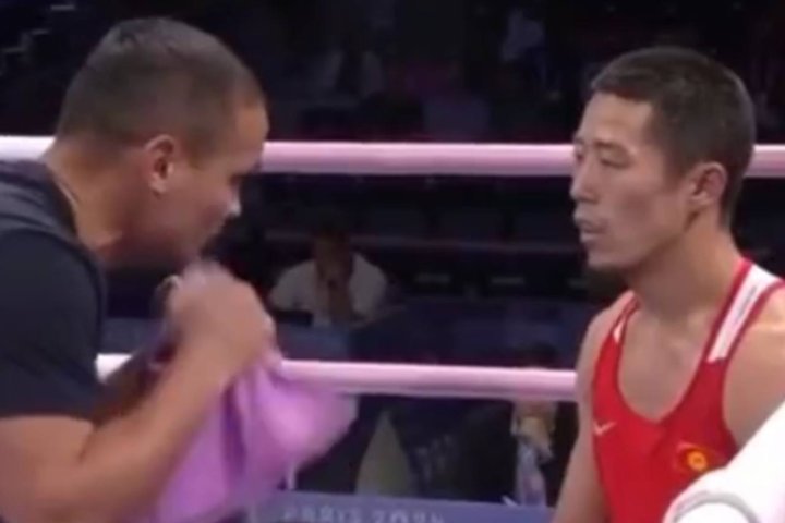 Узбекский тренер поддержал кыргызского боксёра на Олимпиаде — видео