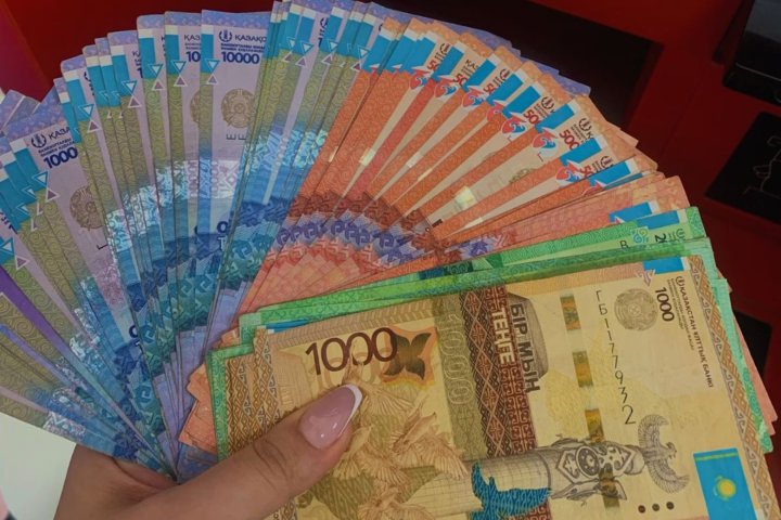 В Узбекистане вырос курс всех иностранных валют, кроме тенге