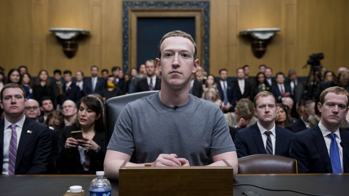 Цукерберг признал случаи цензуры на Facebook из-за «давления» властей