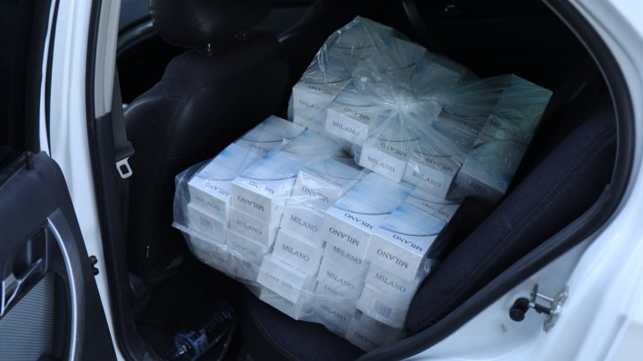 В Фергане сотрудники таможни задержали граждан, которые перевозили контрабандные сигареты «Milano»