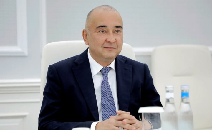 Джахонгир Артыкходжаев сделал своему сотруднику дорогостоящий подарок — видео