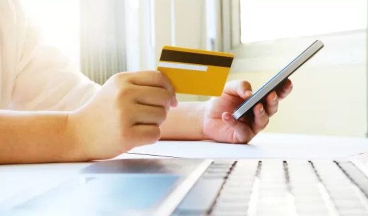 В Кашкадарье мужчина оформил на трёх граждан онлайн-кредит и присвоил деньги