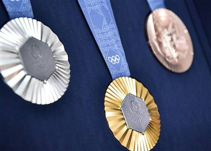Стало известно, сколько получают за золото ОИ чемпионы разных стран