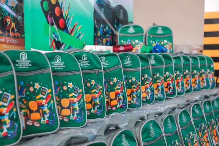 Для первоклашек Узбекистана собрали президентские подарки