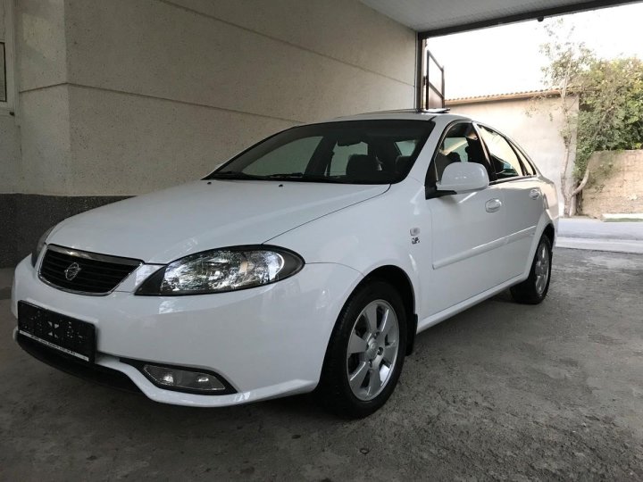 В Узбекистане проверили сколько бензина уходит за час работы кондиционера в машине