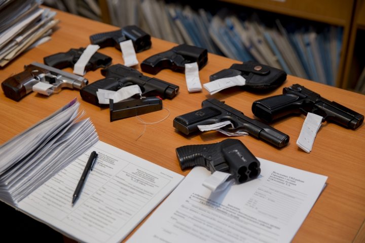 Узбекистанцам разрешили сдать незаконное оружие без последствий