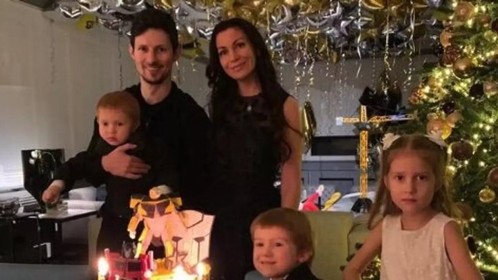 Мать детей Павла Дурова подала на него в суд