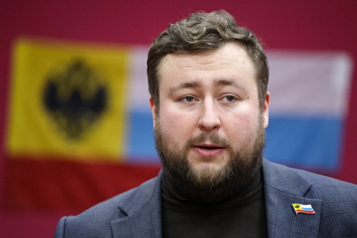 Суд Санкт-Петербурга снял с выборов правого российского политика из-за узбекской диаспоры