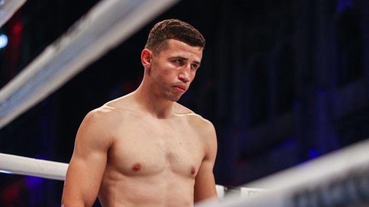 Узбекский боксер Исраил Мадримов потерял чемпионский титул WBA