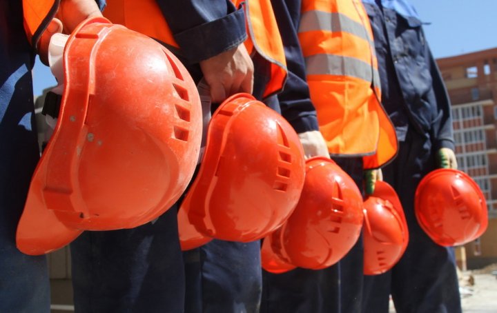 В России трудовым мигрантам намерены запретить привозить с собой семьи