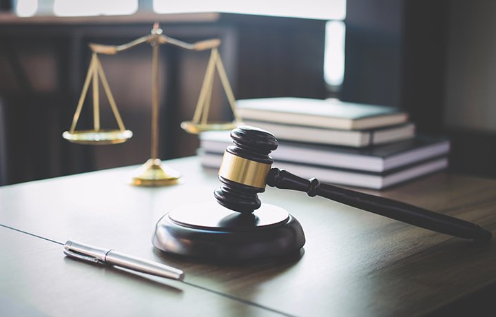 В Ташкенте адвокат и юрист получили по 14 лет лишения свободы