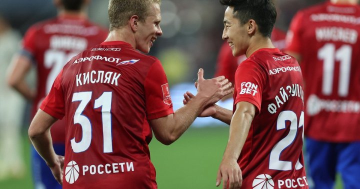 Узбекский футболист Аббосбек Файзуллаев спасает ЦСКА