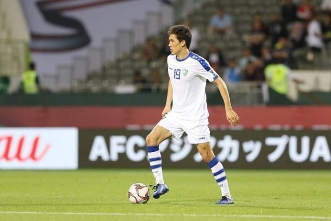 Узбекский футболист будет выступать в одной лиге с Криштиану Роналду