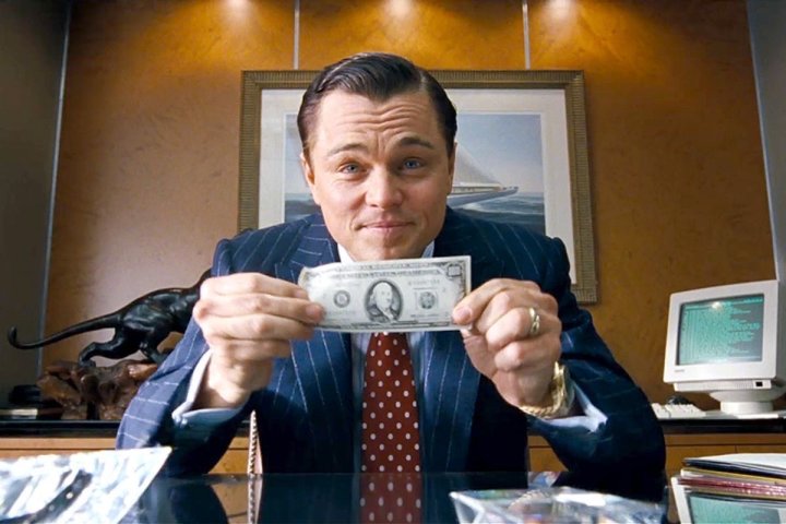 В Узбекистане доллар преодолел отметку в 12 700 сумов