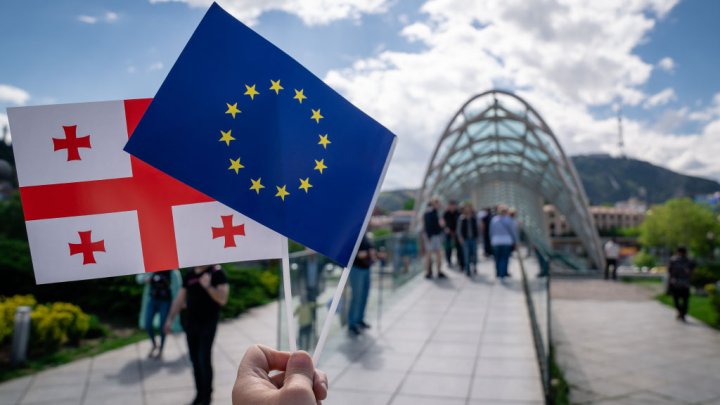 ЕС угрожает Грузии отменой безвизового режима