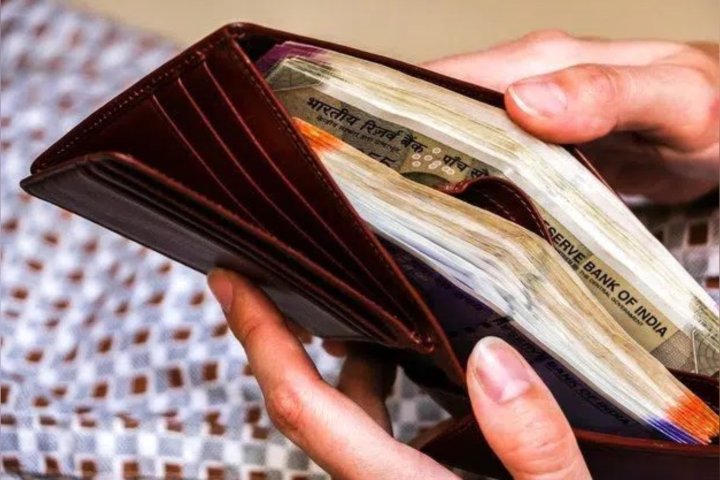 Стало известно, с какого курса иностранных валют начнётся ноябрь