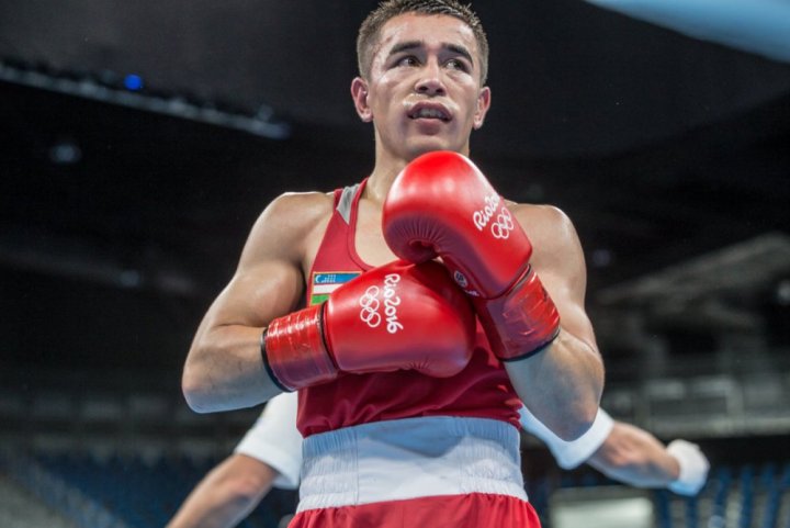 Узбекский боксер Хасанбой Дусматов продолжает триумфальное шествие в боксе