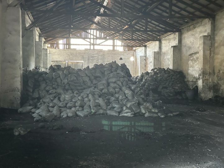 В Сурхандарье заведующий складом незаконно продавал уголь, предназначенный для населения и соцобъектов