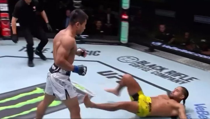 Узбекский боец Рамазонбек Темиров триумфально дебютировал в UFC, нокаутировав соперника за 3 минуты — видео