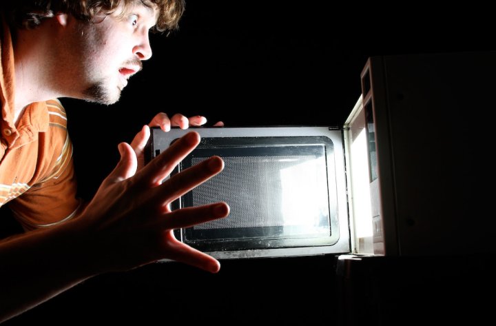 Диетолог из США развенчала популярный миф о вреде микроволновок